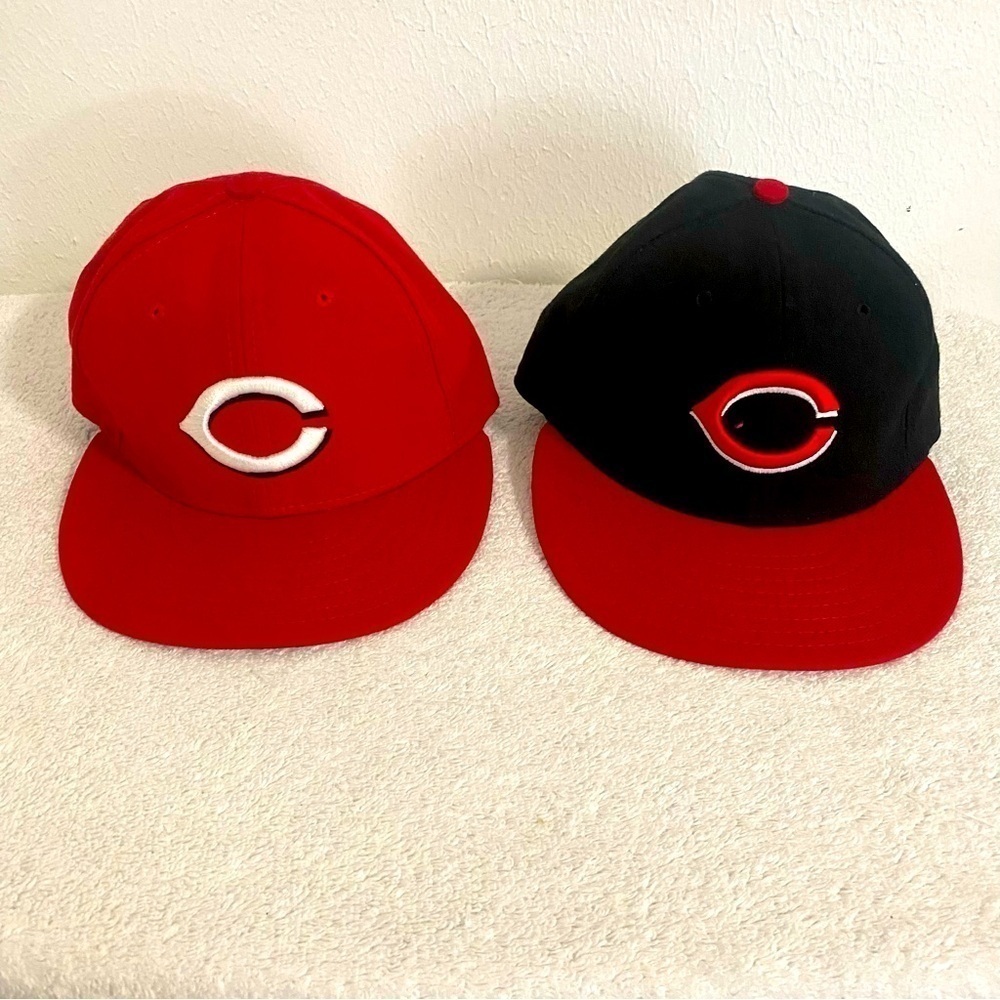 Vintage Bundle of (2) Cincinnati Reds New Era 59 Fifty Baseball Caps Sz 7 55.8cm